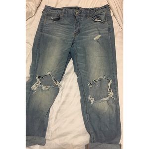 American Eagle "Tomgirl" light wash jeans, size 14